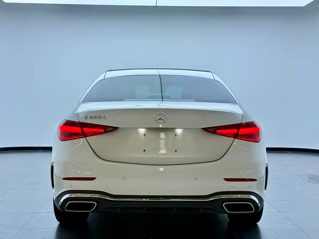 Mercedes-Benz C-Class 2023 — фото 4