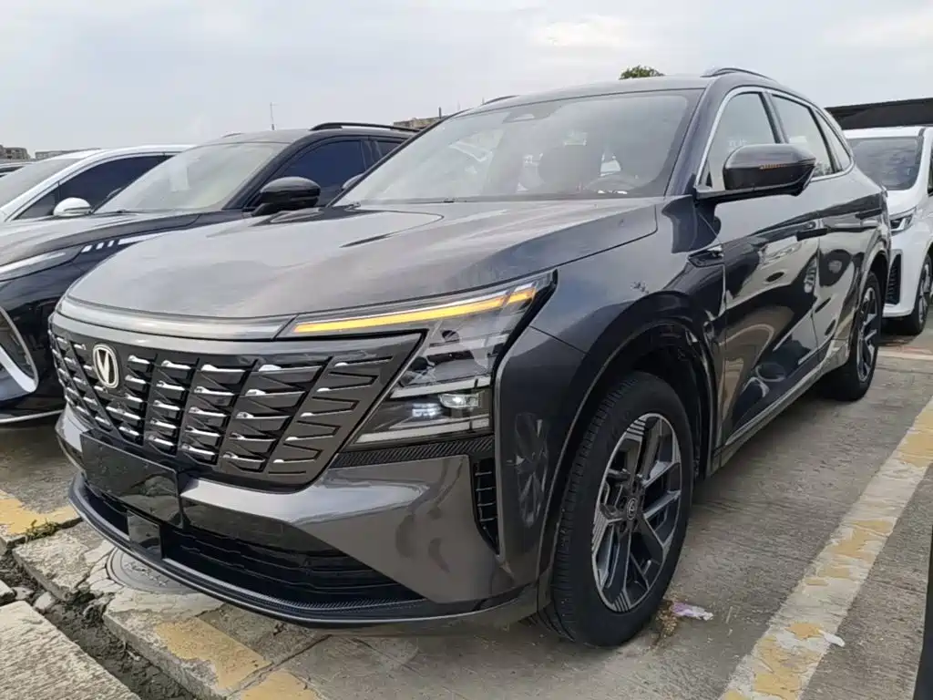 Changan CS75PLUS 2024 — фото 1