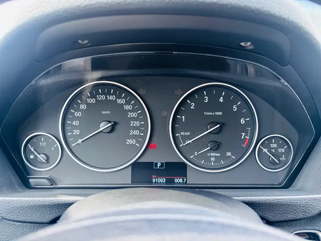 BMW 3 Series 2017 — фото 16