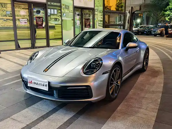 Porsche 911 2021