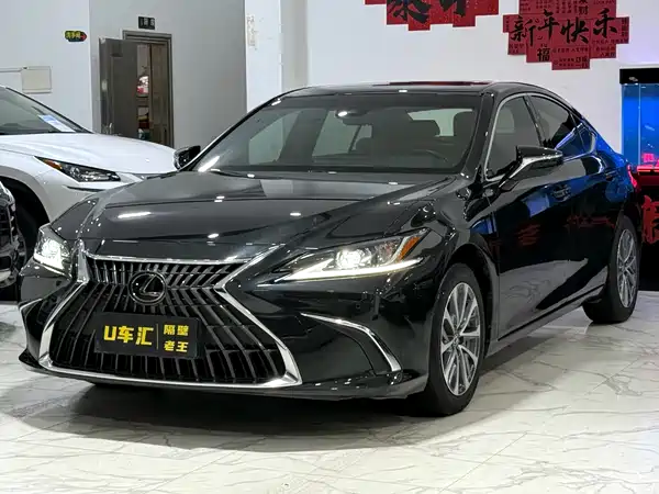 Lexus ES 2021