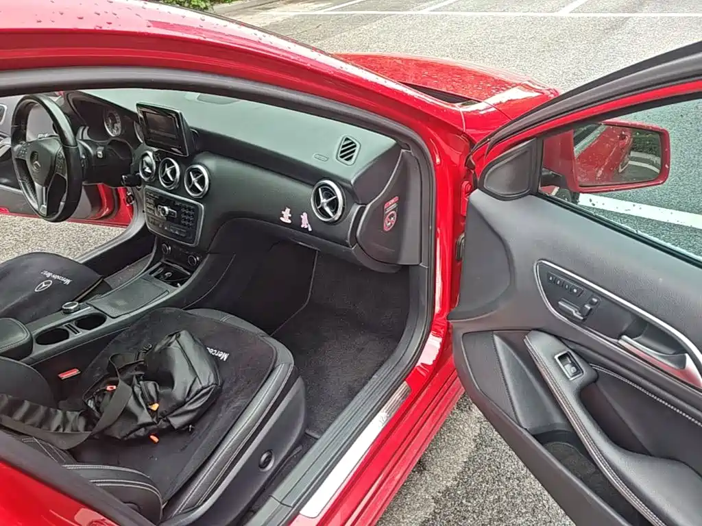 Mercedes-Benz A-Class 2015 — фото 11
