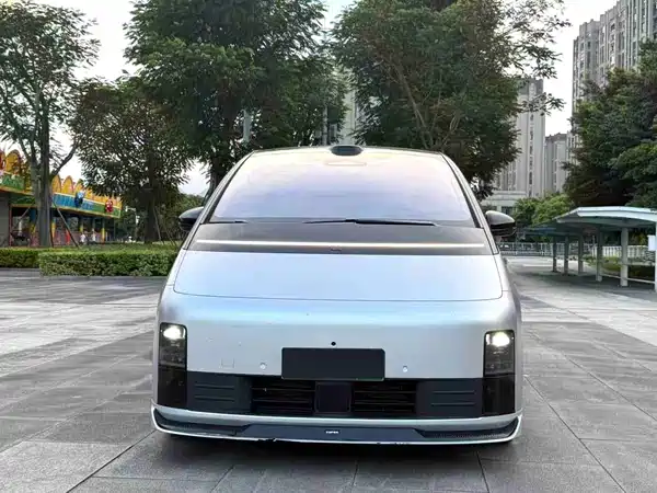Li Auto MEGA 2025
