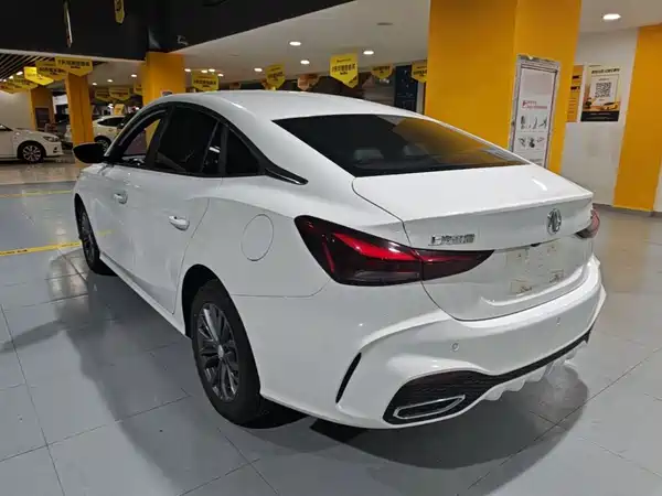 MG MG5 2025