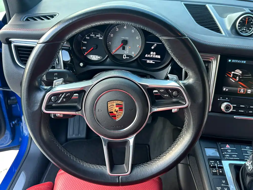 Porsche Macan 2017 — фото 10