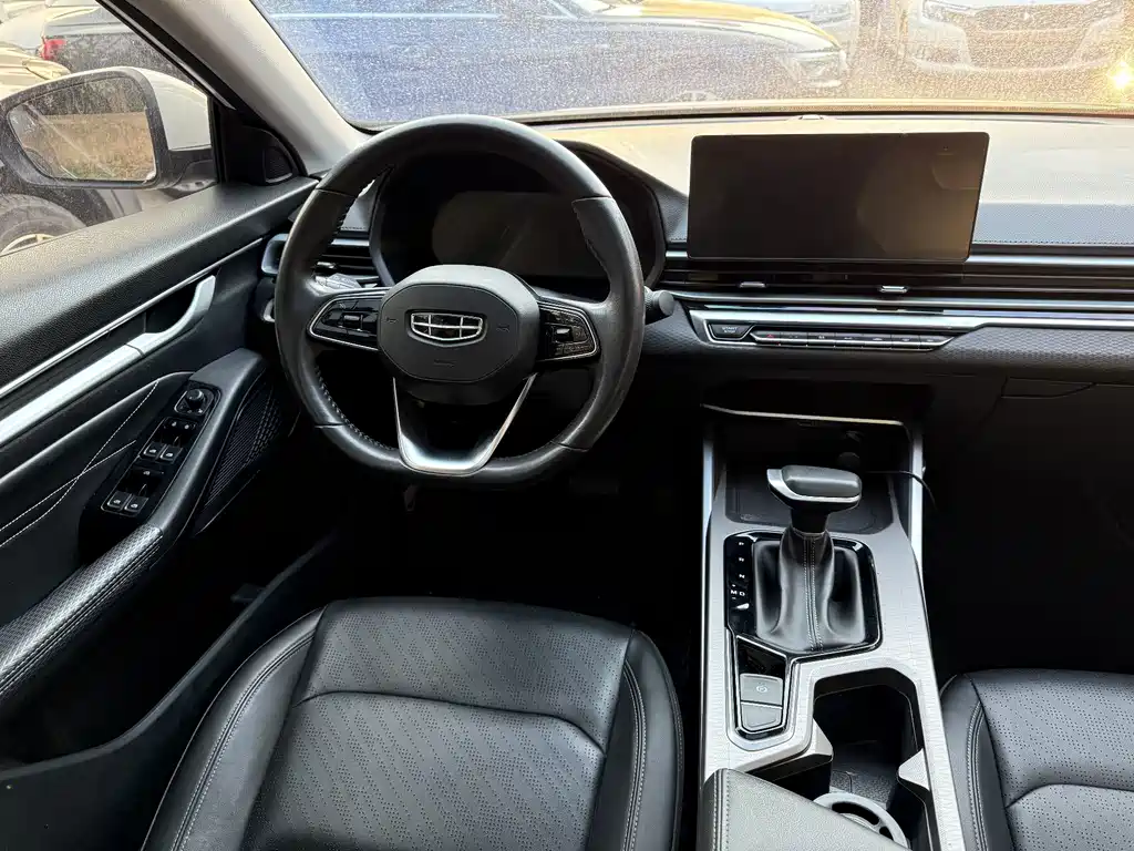 Geely Emgrand 2021 — фото 10
