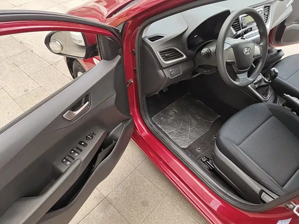 Hyundai Verna RV 2018 — фото 16