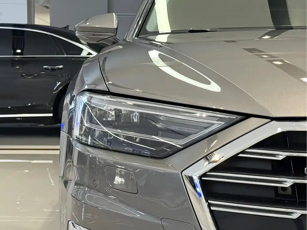 Audi A8 2018 — фото 4