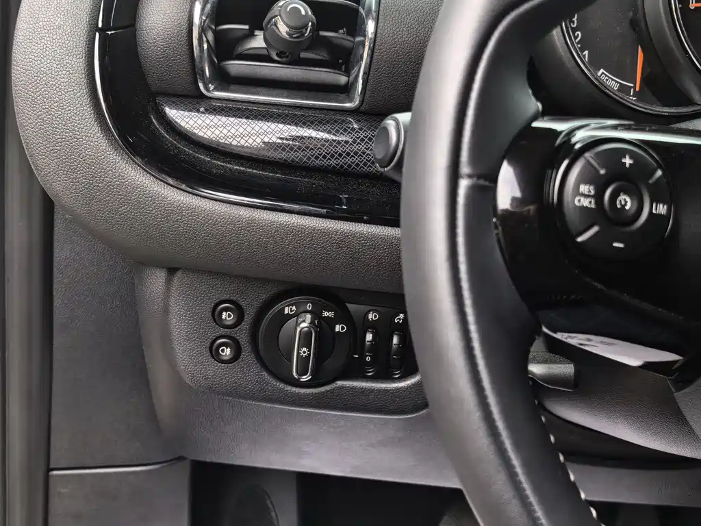MINI Clubman 2019 — фото 16