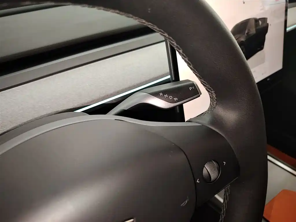 Tesla Model Y 2023 — фото 14