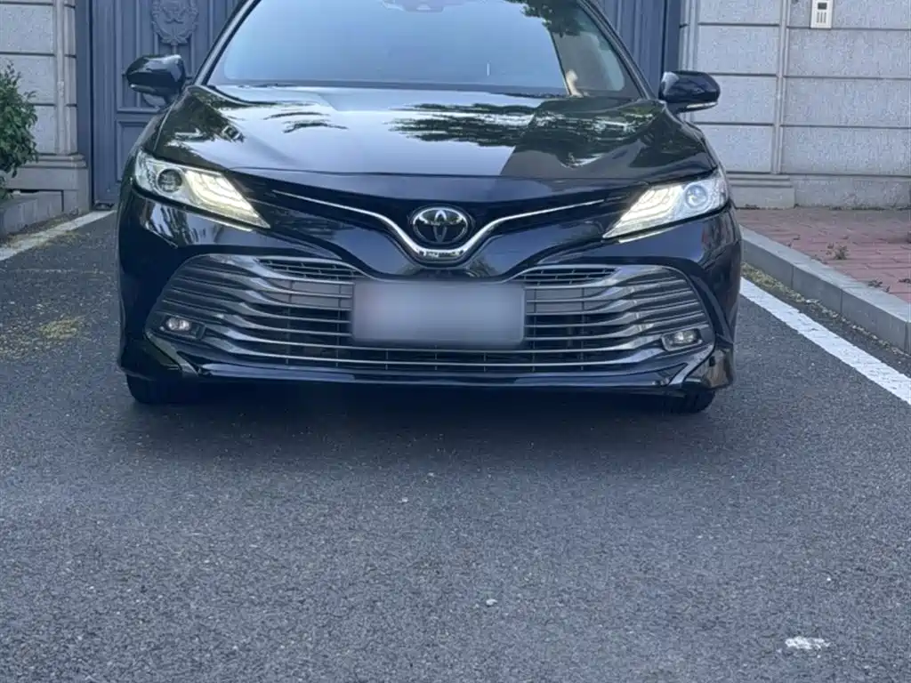Toyota Camry 2019 — фото 9