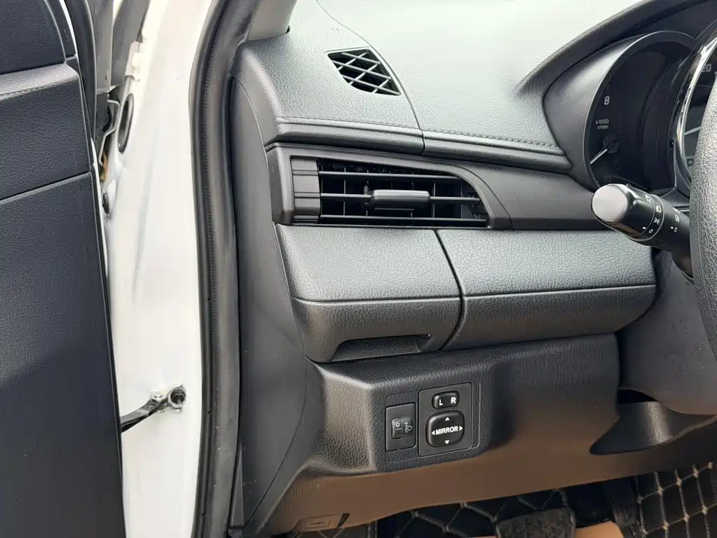 Toyota Yaris L 2020 — фото 15