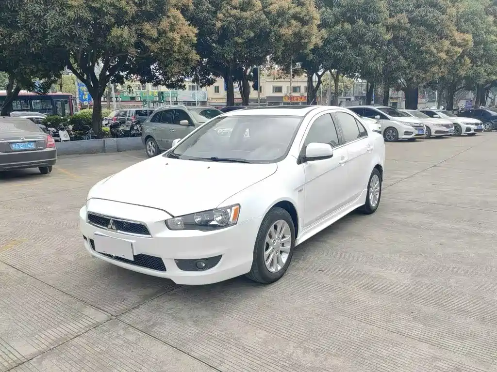 Mitsubishi Lancer EX 2013 — фото 1
