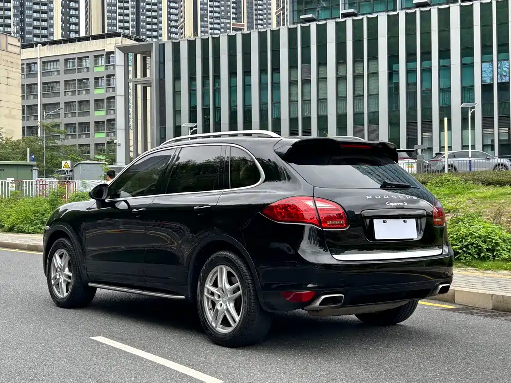 Porsche Cayenne 2013 — фото 17