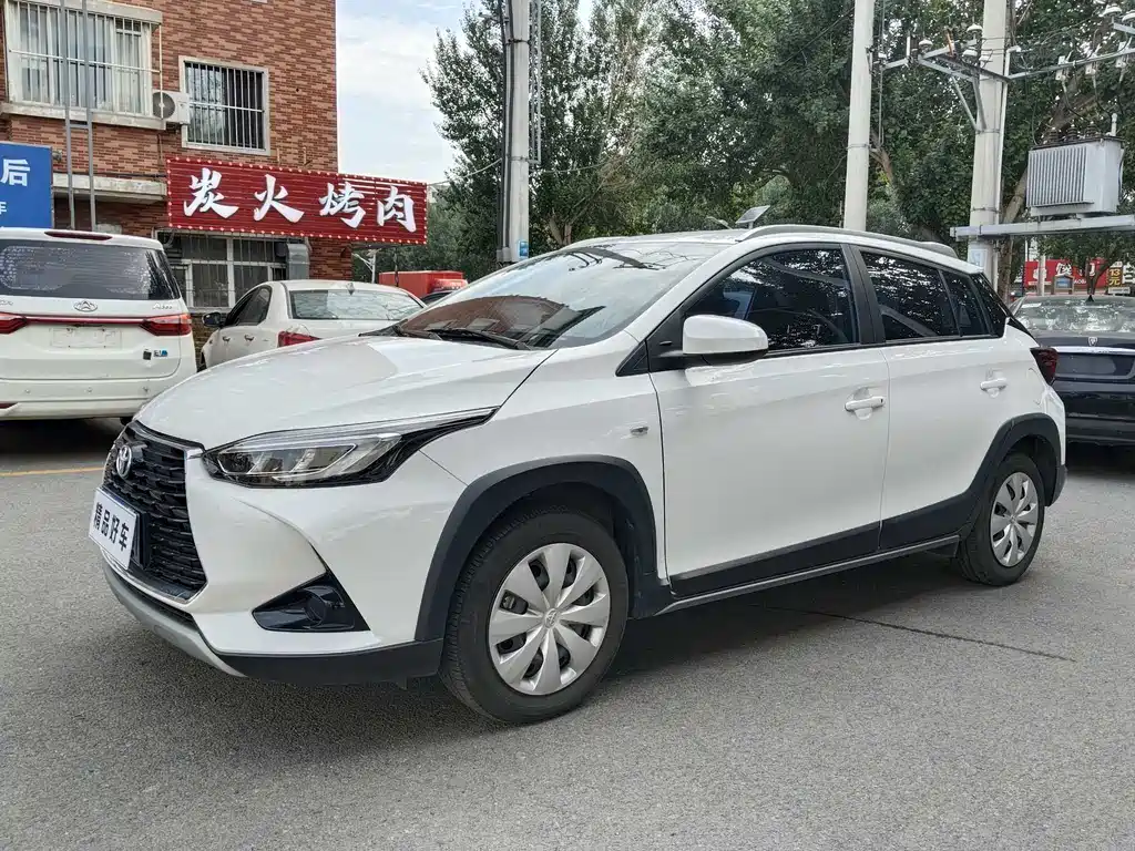 Toyota Yaris L 2022