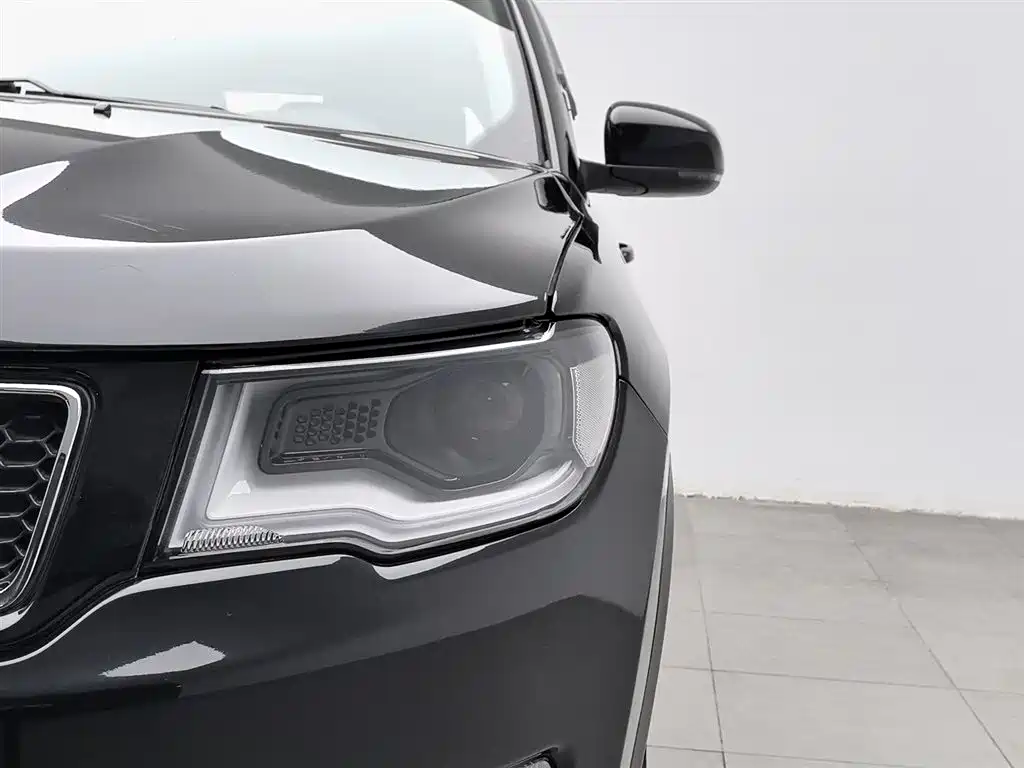 Jeep Compass 2018 — фото 7