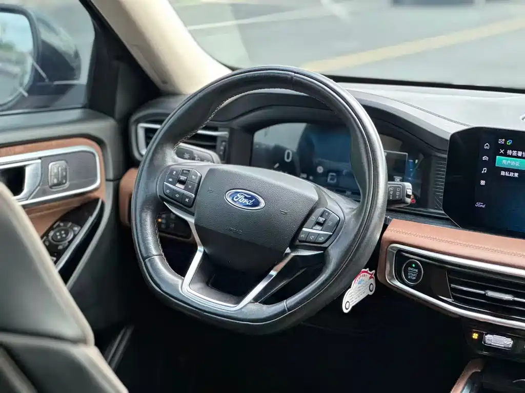 Ford Explorer 2022 — фото 11