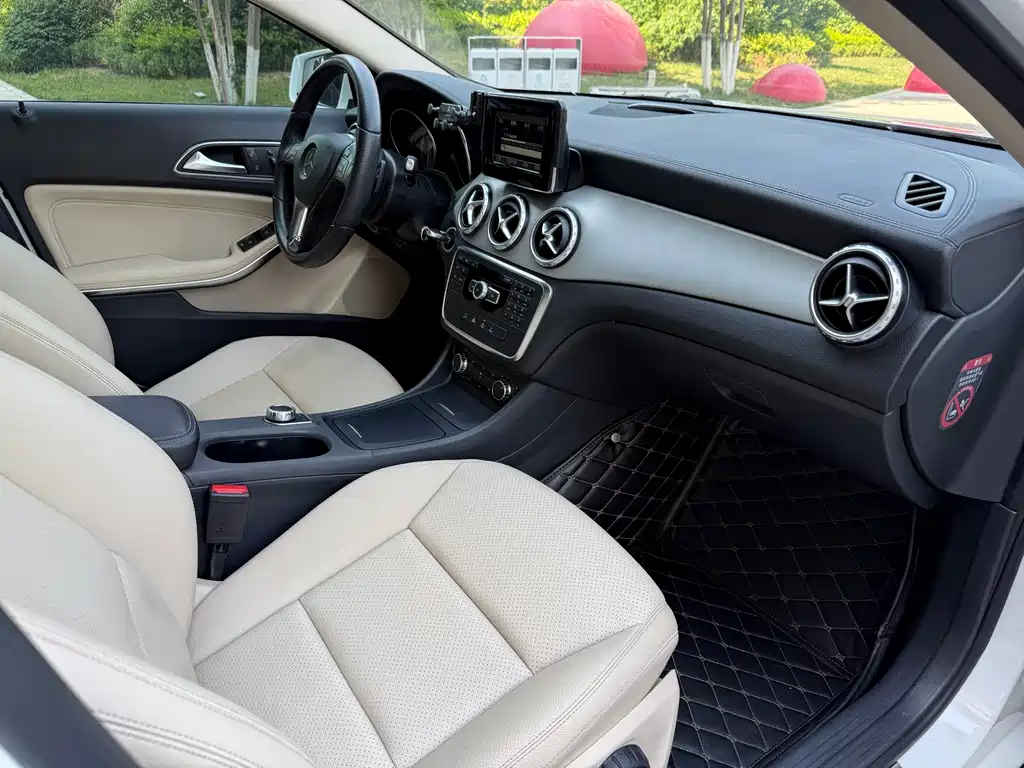 Mercedes-Benz GLA 2015 — фото 8