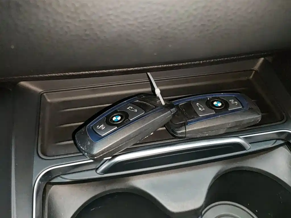 BMW 3 Series 2017 — фото 9