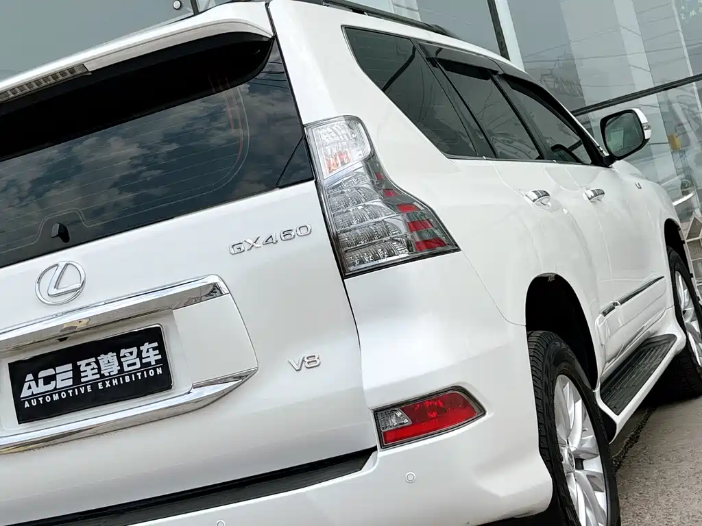 Lexus GX 2019 — фото 9