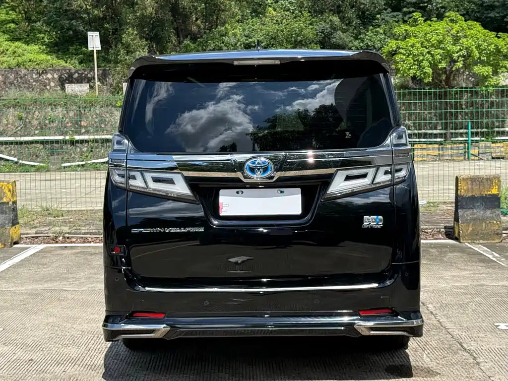 Toyota Vellfire 2021 — фото 15