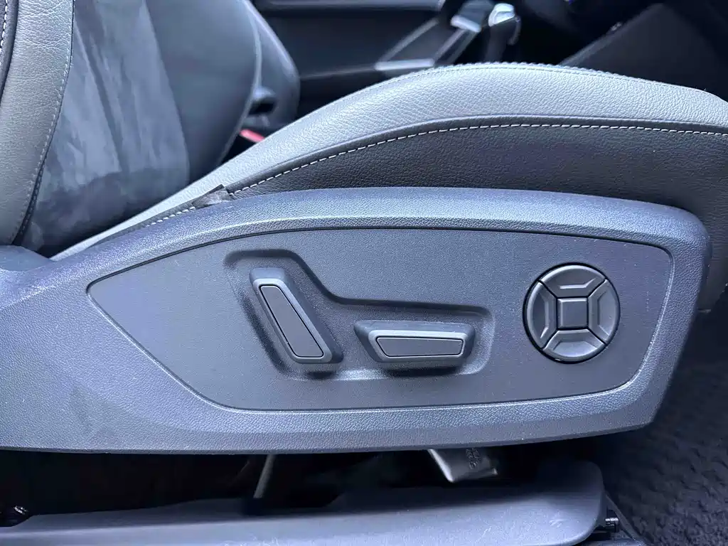 Audi Q3 2023 — фото 16