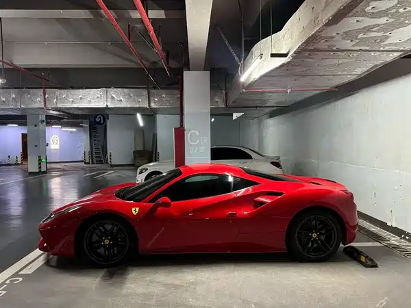 Ferrari 488 2015