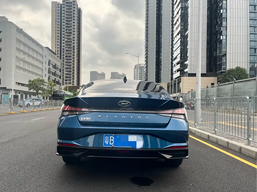 Hyundai Elantra 2021