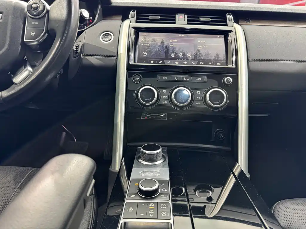 Land Rover Discovery 2019 — фото 11