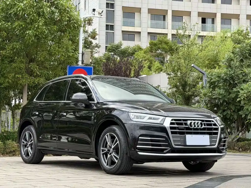 Audi Q5L 2020 — фото 3