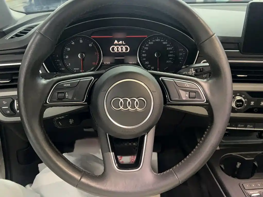 Audi A4L 2019 — фото 3