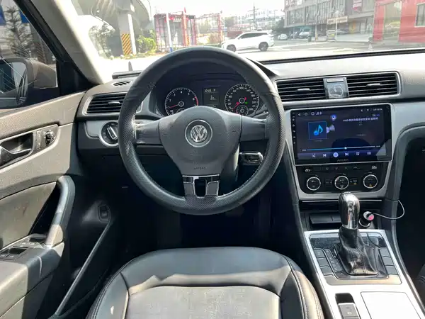 Volkswagen Passat 2011