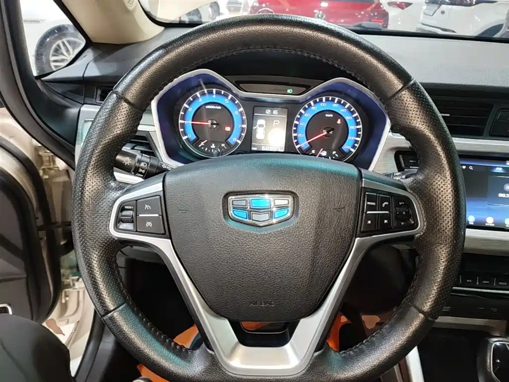 Geely Vision X3 2019 — фото 11