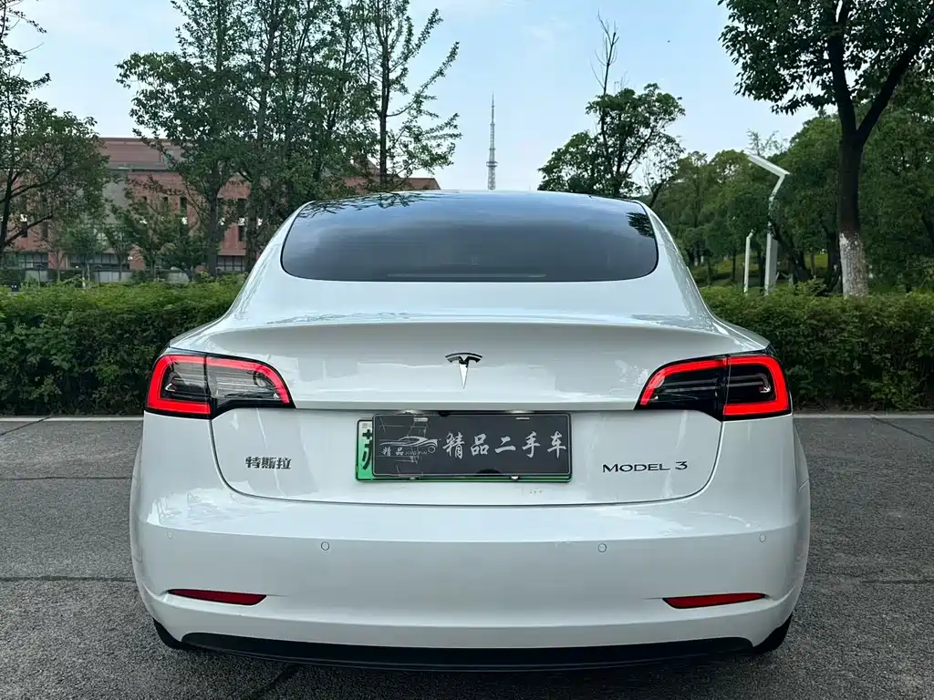 Tesla Model 3 2022 — фото 8