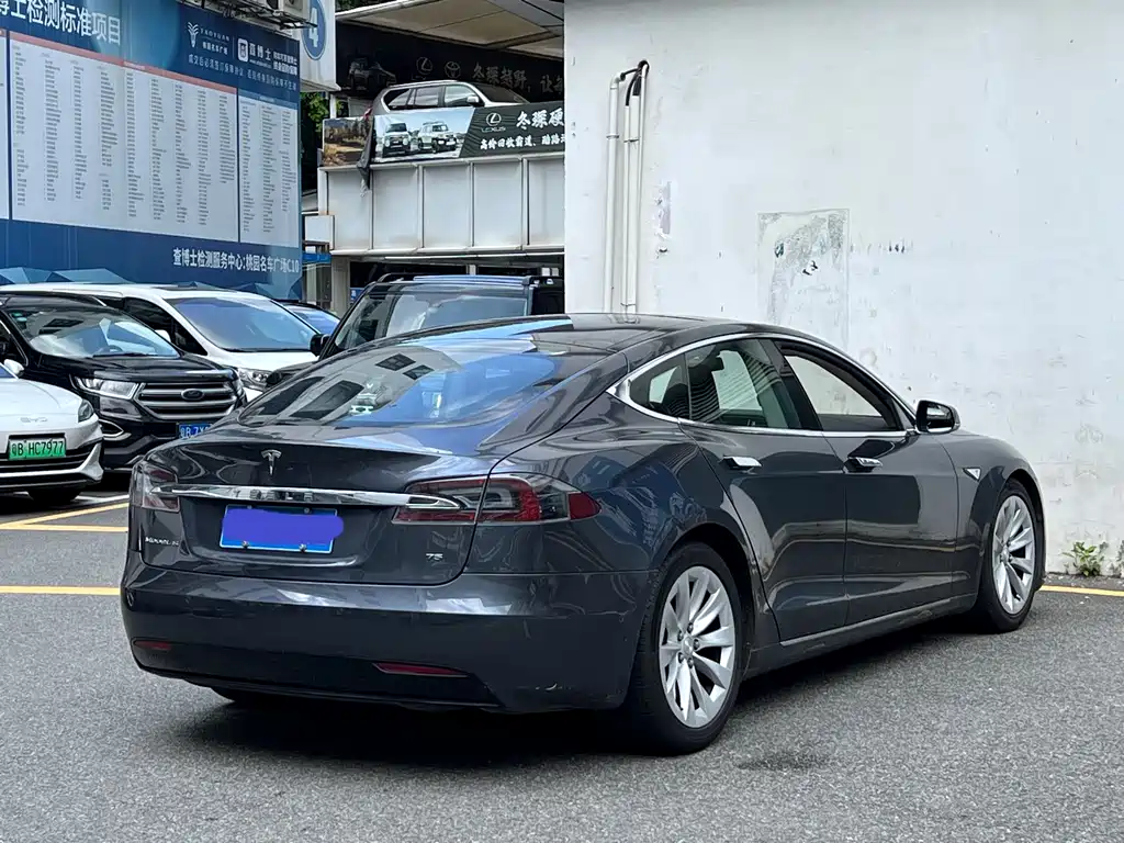 Tesla Model S 2016 — фото 9