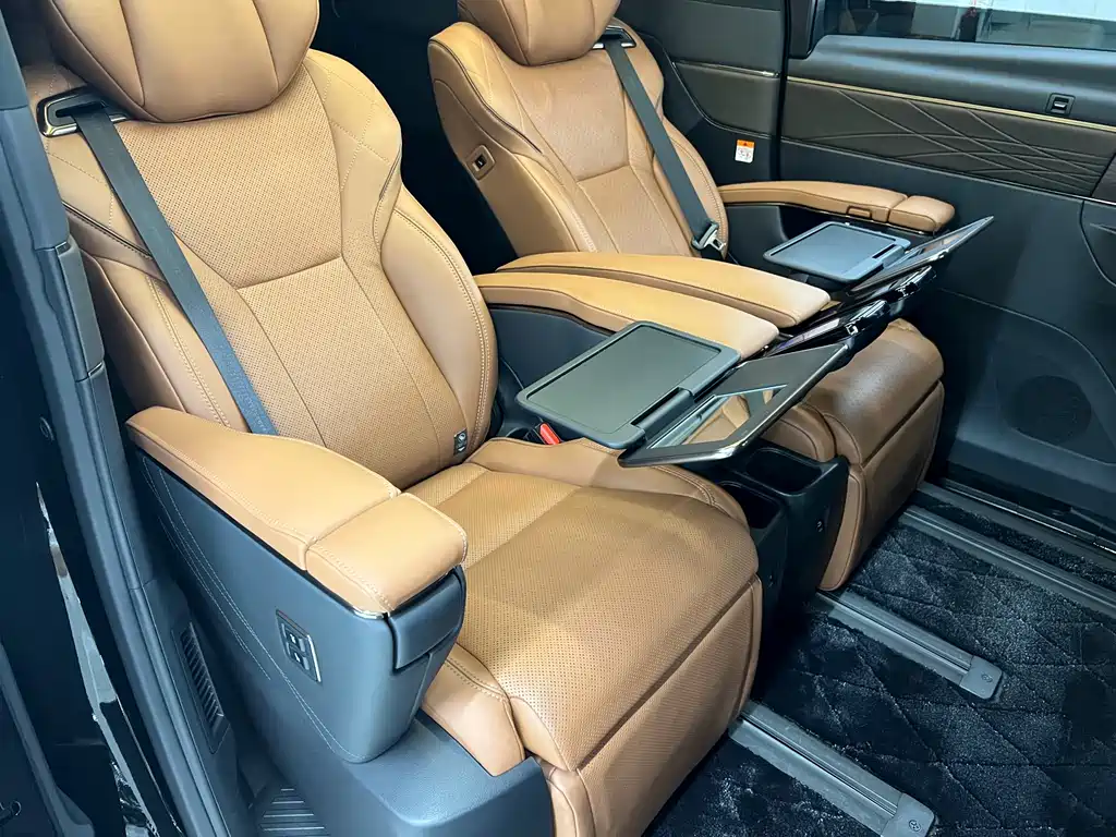 Toyota Alphard 2024 — фото 15