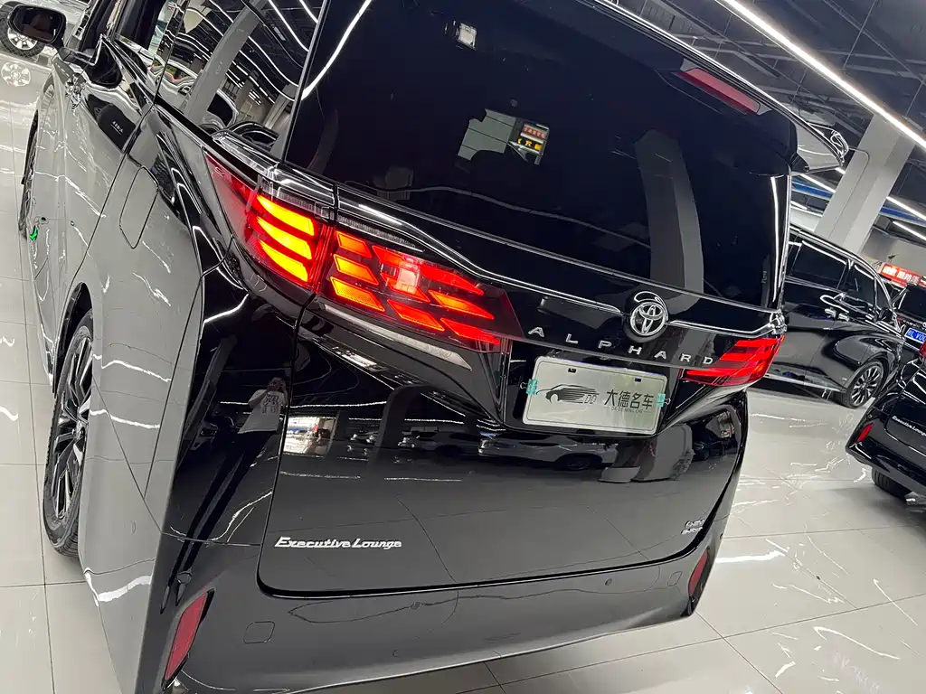 Toyota Alphard 2024