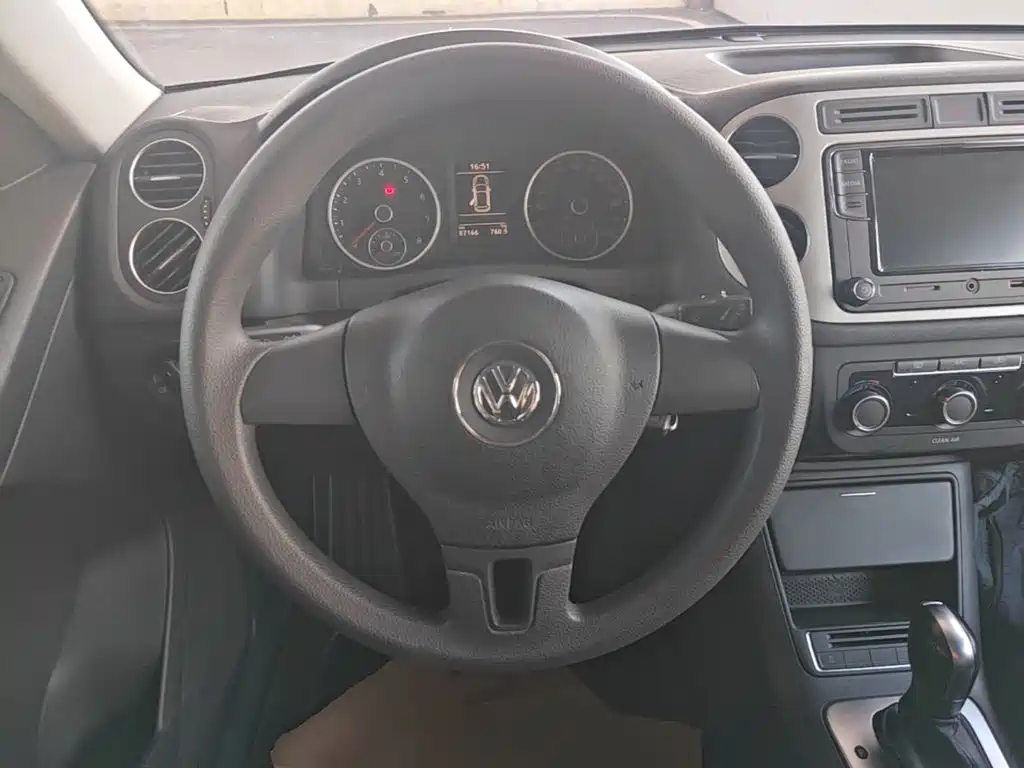 Volkswagen Tiguan 2016 — фото 11