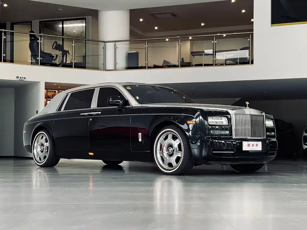 Rolls-Royce Phantom 2014 — фото 18