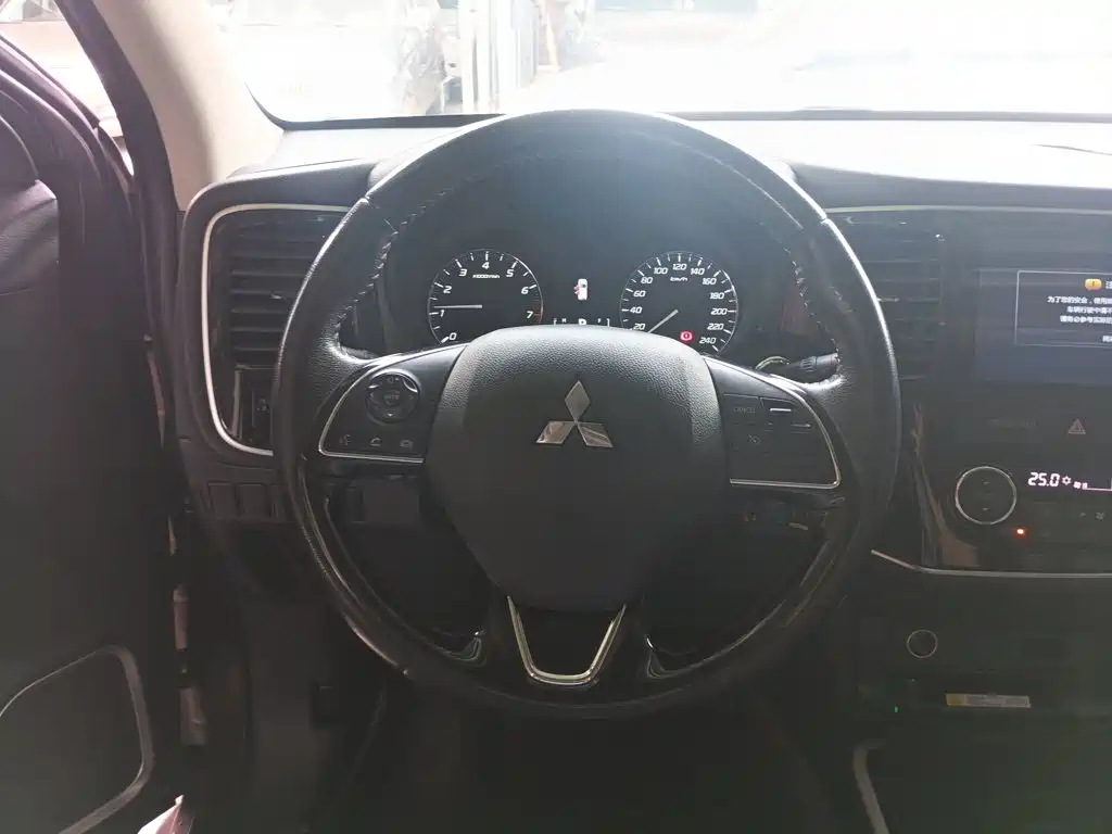 Mitsubishi Outlander 2020