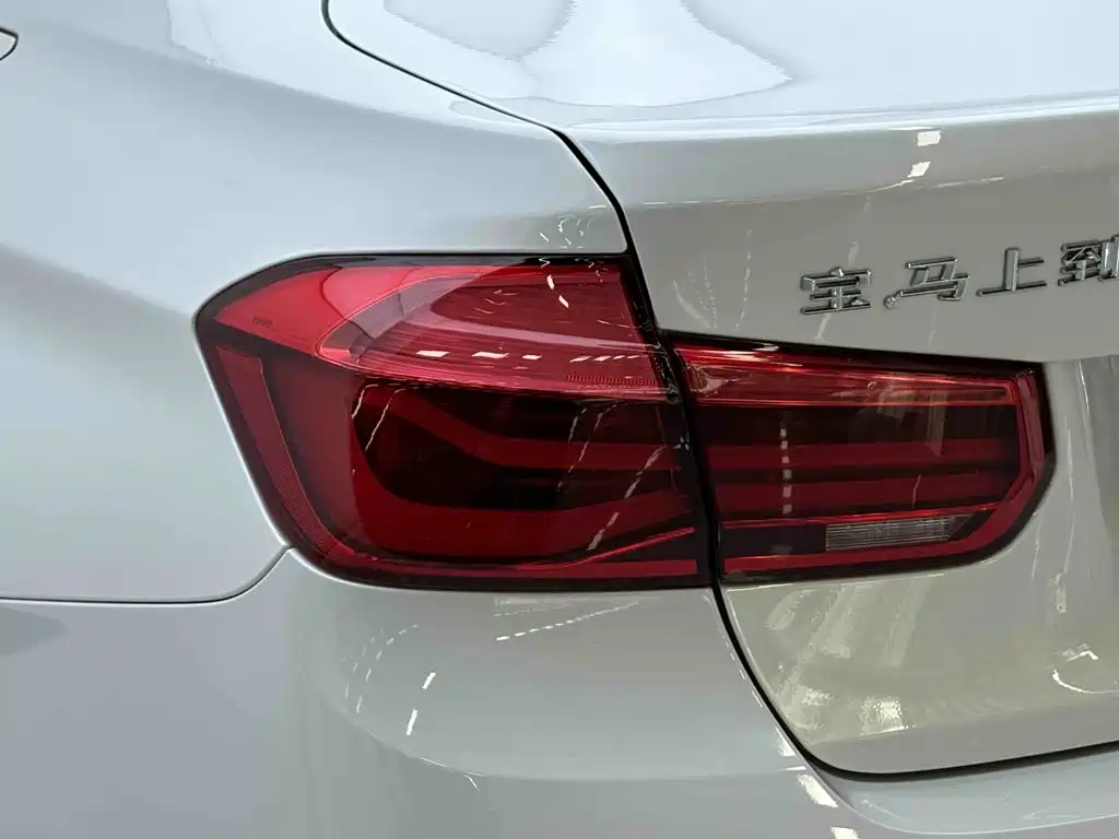 BMW 3 Series 2019 — фото 9