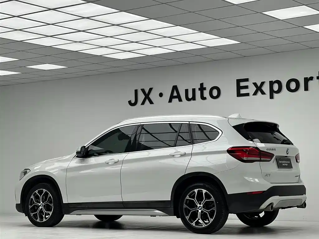 BMW X1 2022 — фото 8