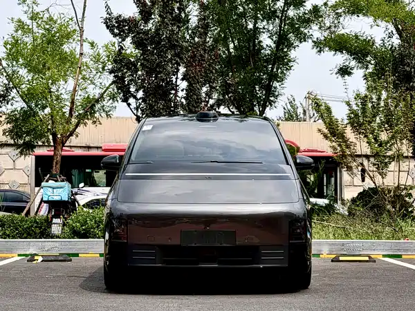 Li Auto MEGA 2025