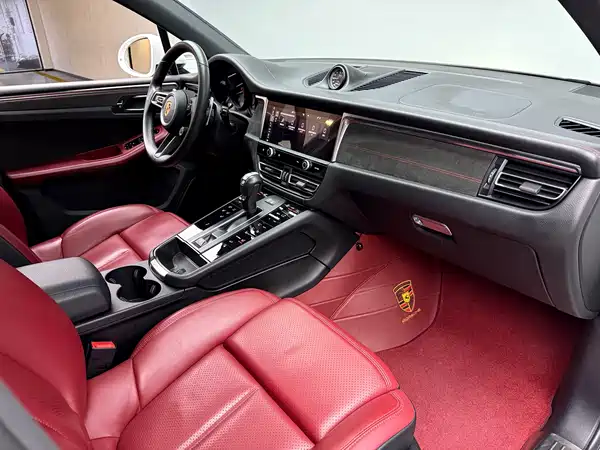 Porsche Macan 2024
