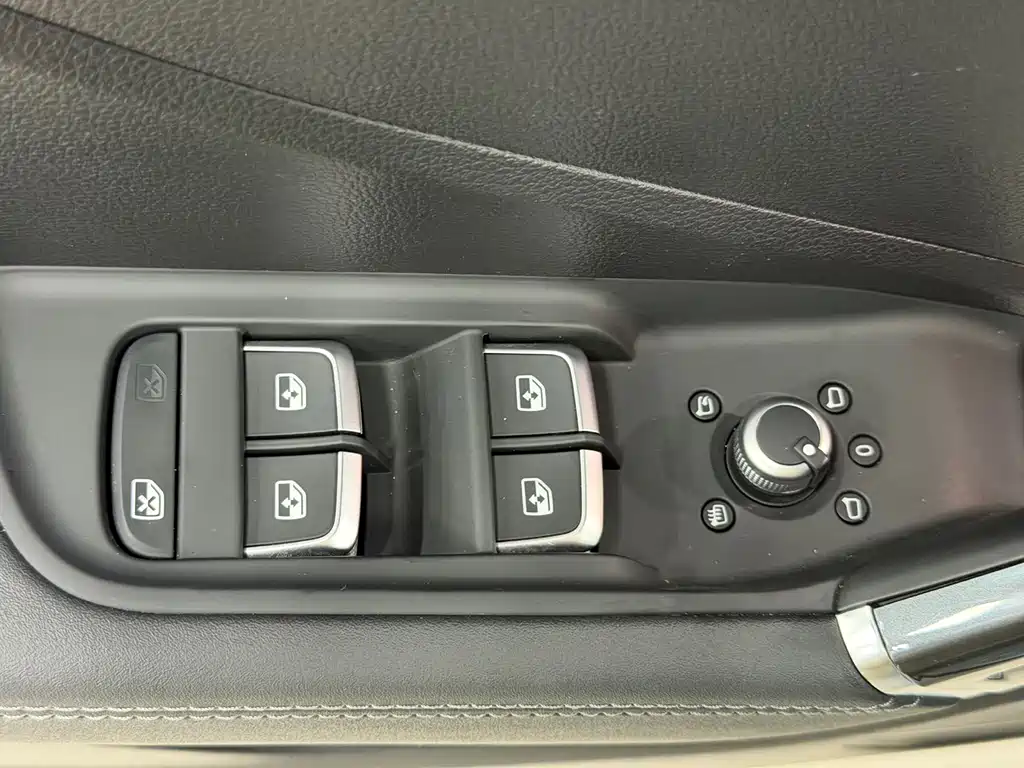 Audi Q2L 2022