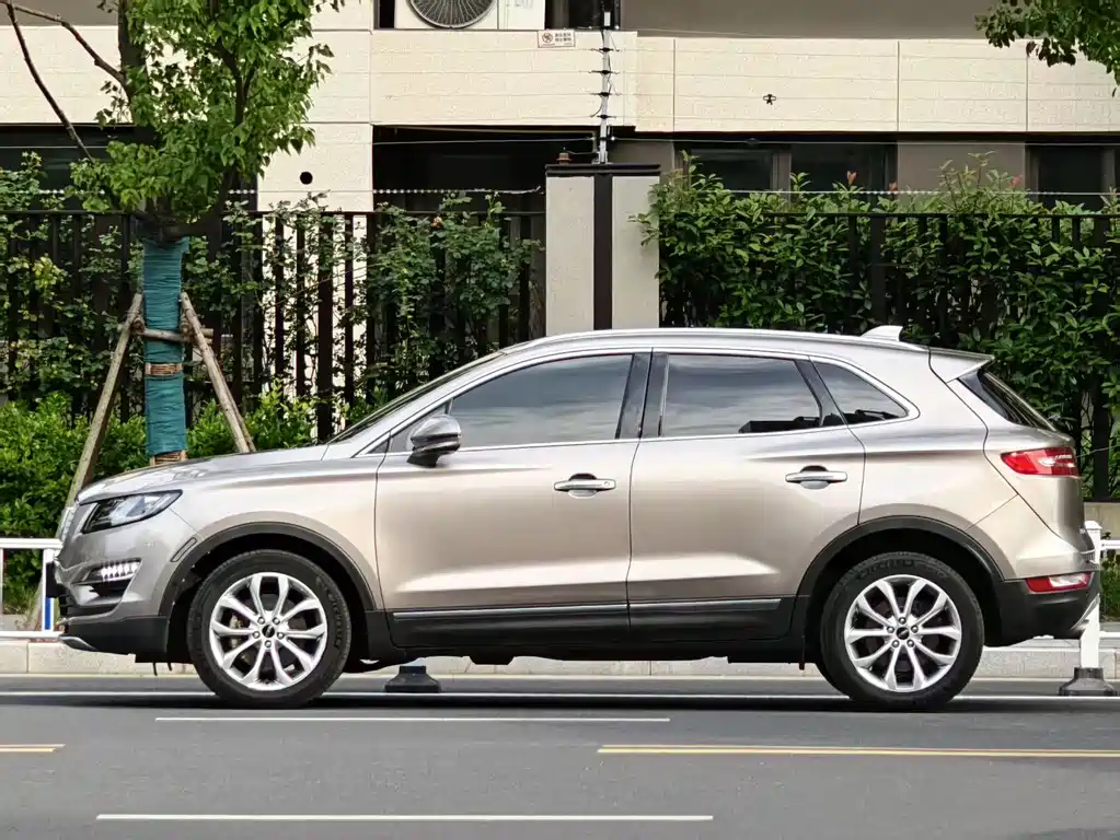 Lincoln MKC 2019 — фото 15