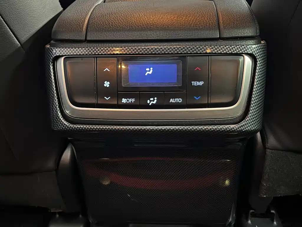 Toyota Highlander 2020 — фото 29