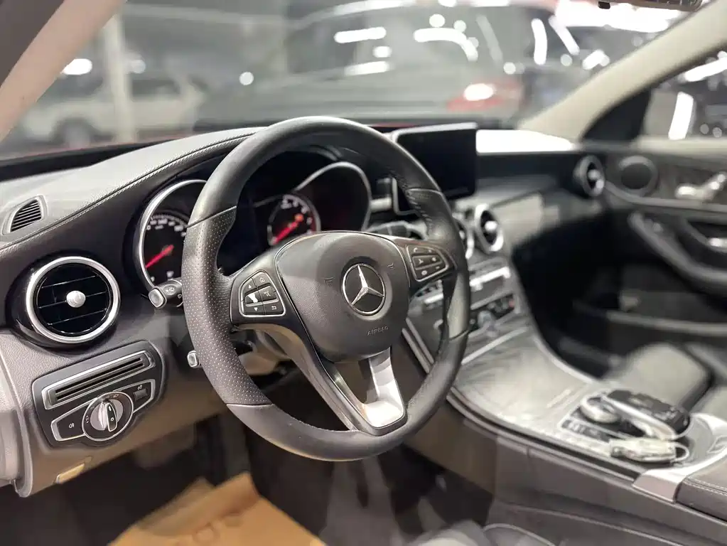 Mercedes-Benz C-Class 2018 — фото 18