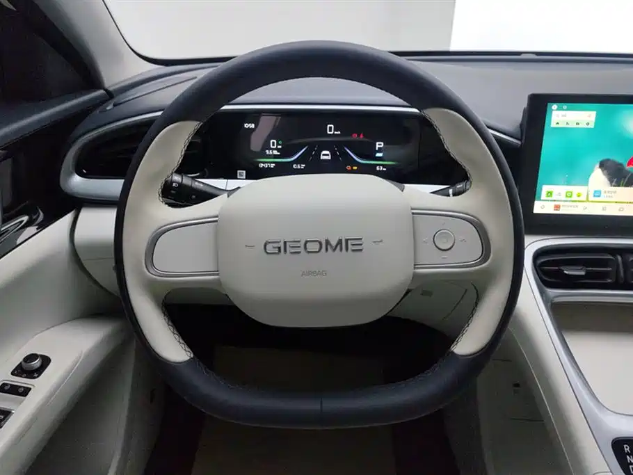 Geely Galaxy Starwish 2025 — фото 15