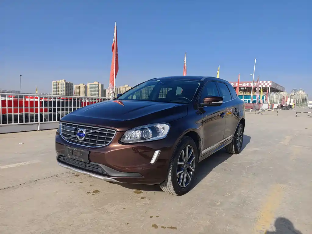 Volvo XC60 2017 — фото 1